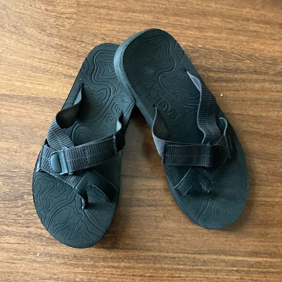 Teva Black Sandals Sz 8 - Picture 1 of 6